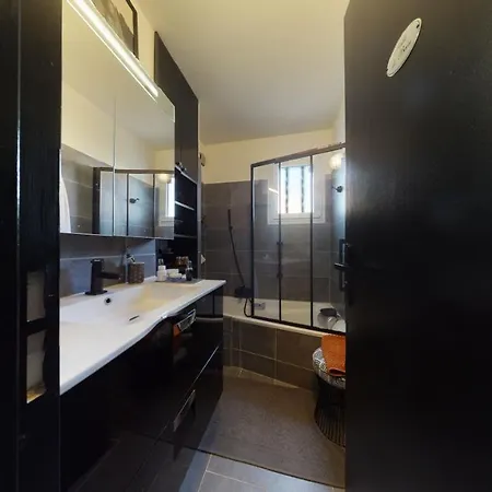 Apartment L'Art Deco : 2 Chambres // Superbe Jardin *