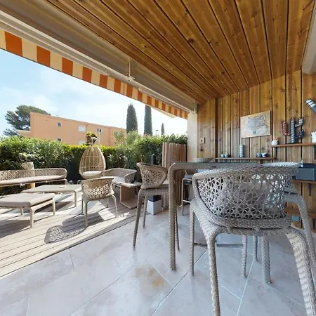 דירה L'Art Deco : 2 Chambres // Superbe Jardin קבלייר-סור-מר