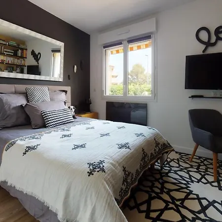 דירה L'Art Deco : 2 Chambres // Superbe Jardin *